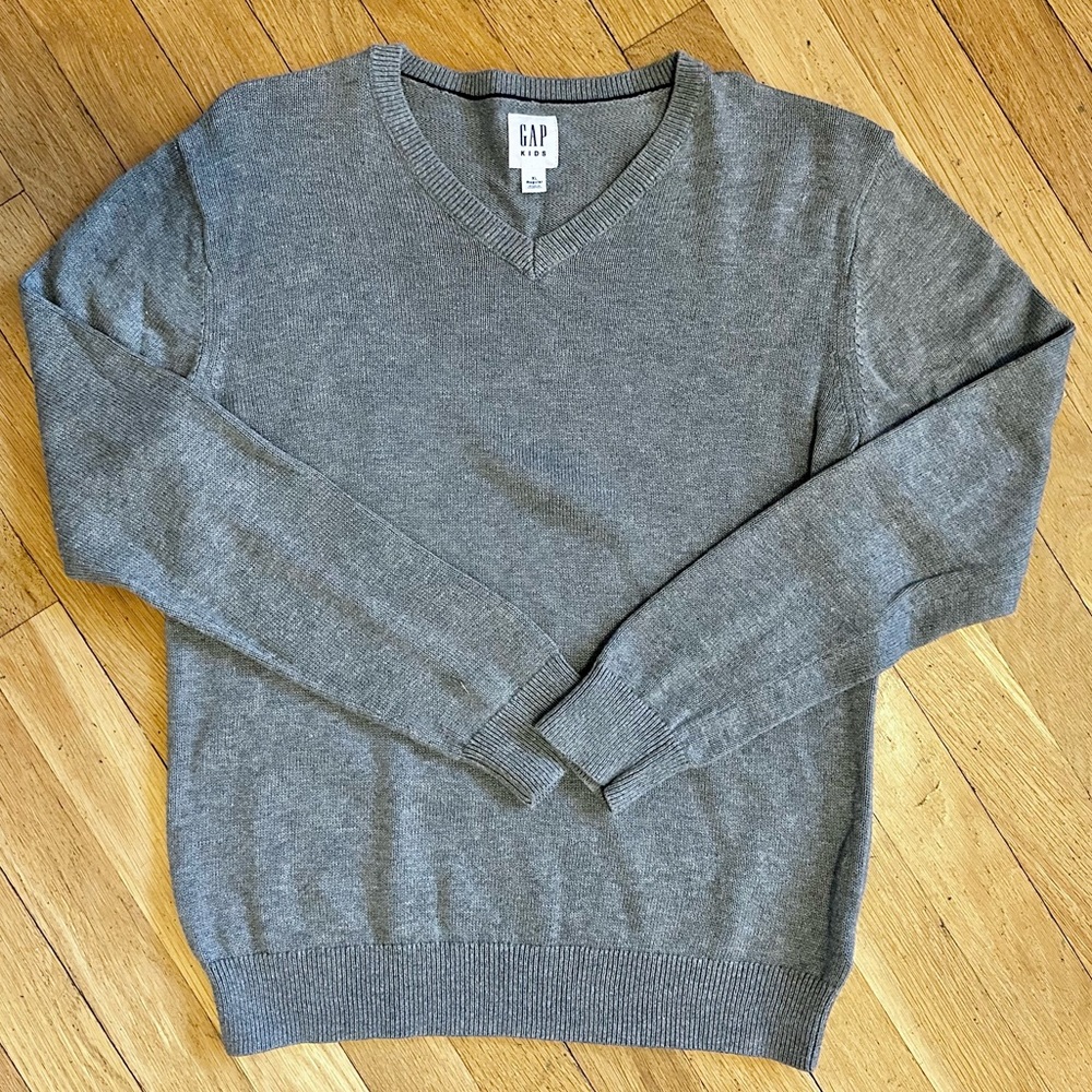 Gap Kids Gray V-neck Sweater. Size XL